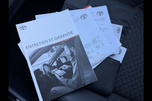 Toyota C-HR 1.8 Hybrid Style / Bi tone | BSM | Draadloos Apple Carplay/Android auto | PDC V+A | Rijklaar!!!