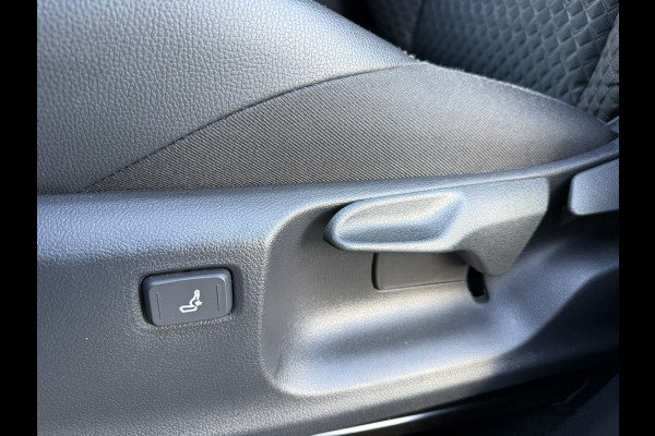 Toyota C-HR 1.8 Hybrid Style / Bi tone | BSM | Draadloos Apple Carplay/Android auto | PDC V+A | Rijklaar!!!