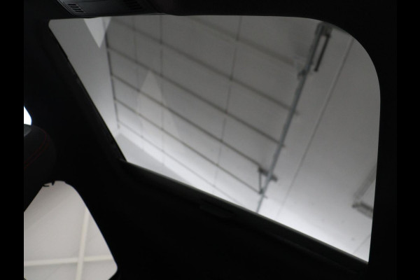 Volkswagen Polo 2.0 TSI GTI | Panoramadak | Stoelverwarming | Adaptive cruise | Camera | Virtual Cockpit | Carplay | Keyless | Full LED | Navigatie | Climate control | Origineel NL