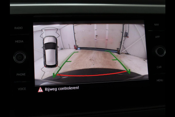 Volkswagen Polo 2.0 TSI GTI | Panoramadak | Stoelverwarming | Adaptive cruise | Camera | Virtual Cockpit | Carplay | Keyless | Full LED | Navigatie | Climate control | Origineel NL