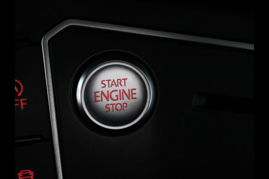 Volkswagen Polo 2.0 TSI GTI | Panoramadak | Stoelverwarming | Adaptive cruise | Camera | Virtual Cockpit | Carplay | Keyless | Full LED | Navigatie | Climate control | Origineel NL