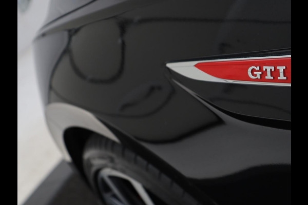 Volkswagen Polo 2.0 TSI GTI | Panoramadak | Stoelverwarming | Adaptive cruise | Camera | Virtual Cockpit | Carplay | Keyless | Full LED | Navigatie | Climate control | Origineel NL