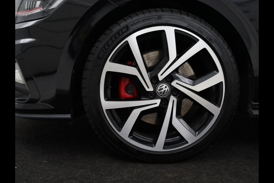 Volkswagen Polo 2.0 TSI GTI | Panoramadak | Stoelverwarming | Adaptive cruise | Camera | Virtual Cockpit | Carplay | Keyless | Full LED | Navigatie | Climate control | Origineel NL