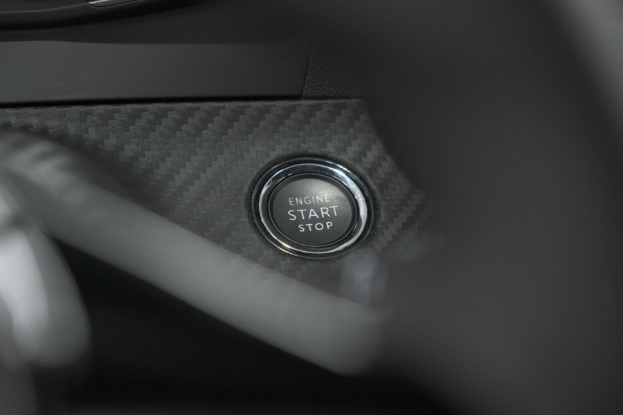 Peugeot e-2008 EV Allure 54 kWh | 3 Fase Laadfunctie | Camera | Navigatie | Apple Carplay