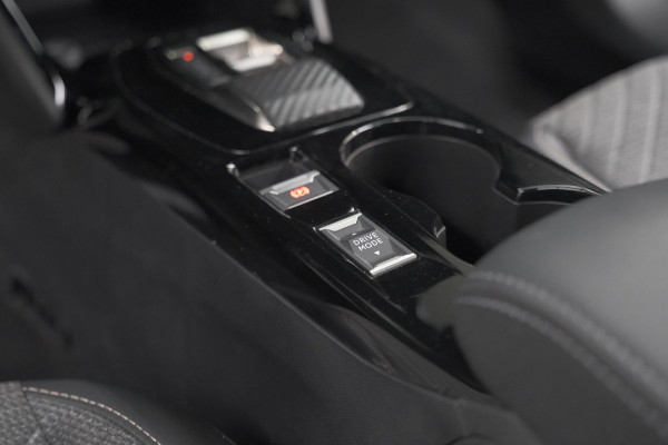 Peugeot e-2008 EV Allure 54 kWh | 3 Fase Laadfunctie | Camera | Navigatie | Apple Carplay