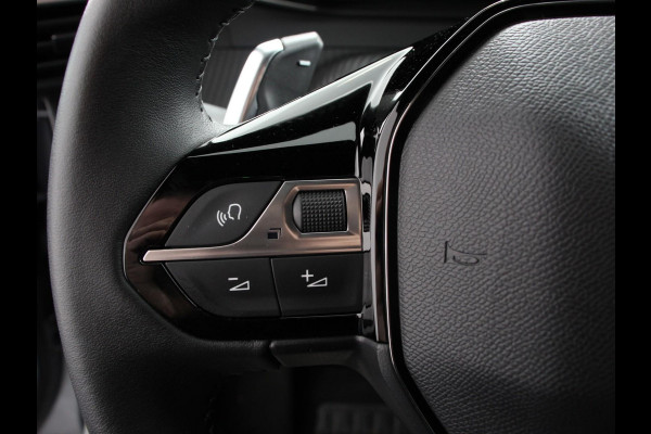 Peugeot 2008 1.2 Hybrid 136 pk Automaat Allure | DEMO ! | Navigatie | Apple Carplay/Android Auto | Climate Control | Dab | Led | Parkeer sensoren | Cruise Control | Stoelverwarming