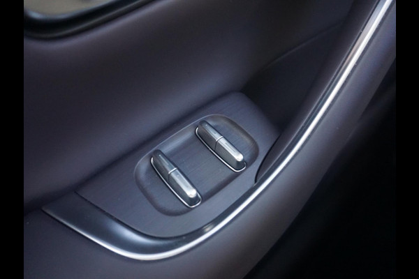 Leapmotor C10 Design 69.9 kWh Panoramadak