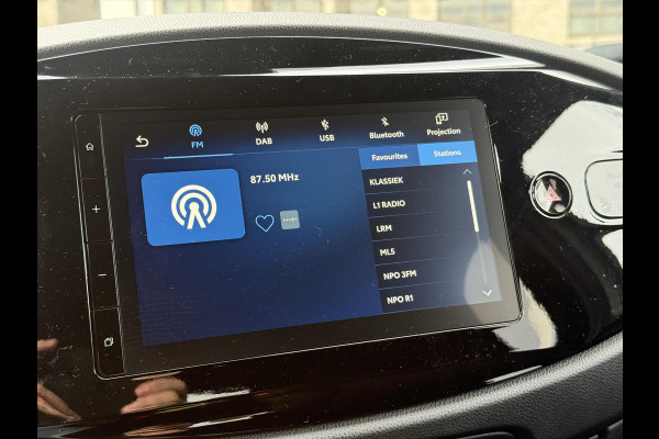 Toyota Aygo X 1.5 Hybrid Pulse Plus | Tarragon, Bi-Tone, Stoelverwarming, Climate control, Startknop, LED, 17 inch