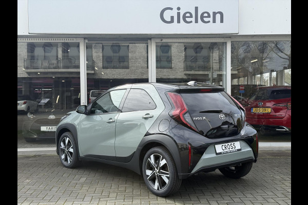 Toyota Aygo X 1.5 Hybrid Pulse Plus | Tarragon, Bi-Tone, Stoelverwarming, Climate control, Startknop, LED, 17 inch