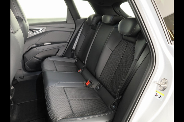 Audi Q4 e-tron 45 S edition Competition e-tron 82 kWh 286 pk | Assistentiepakket plus | Comfortpakket | Ambient lichtpakket | Optiekpakket zwart plus |