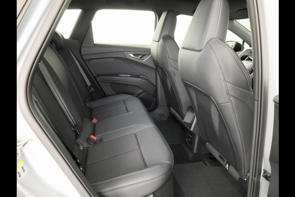 Audi Q4 e-tron 45 S edition Competition e-tron 82 kWh 286 pk | Assistentiepakket plus | Comfortpakket | Ambient lichtpakket | Optiekpakket zwart plus |