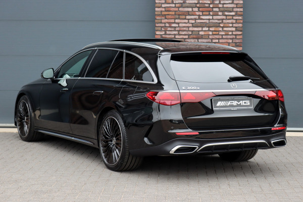 Mercedes-Benz E-Klasse Estate 300 e AMG Line | Distronic | Trekhaak | Burmester | Stoelventilatie | Panoramadak | Digital Light | Surround Camera | Keyless Go | Zonnerollo's |