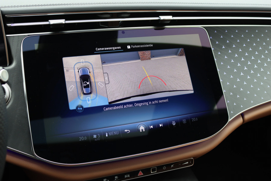 Mercedes-Benz E-Klasse Estate 300 e AMG Line | Distronic | Trekhaak | Burmester | Stoelventilatie | Panoramadak | Digital Light | Surround Camera | Keyless Go | Zonnerollo's |