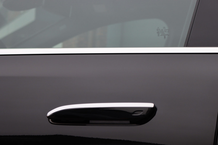 Mercedes-Benz E-Klasse Estate 300 e AMG Line | Distronic | Trekhaak | Burmester | Stoelventilatie | Panoramadak | Digital Light | Surround Camera | Keyless Go | Zonnerollo's |