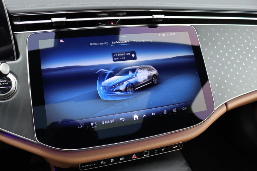 Mercedes-Benz E-Klasse Estate 300 e AMG Line | Distronic | Trekhaak | Burmester | Stoelventilatie | Panoramadak | Digital Light | Surround Camera | Keyless Go | Zonnerollo's |