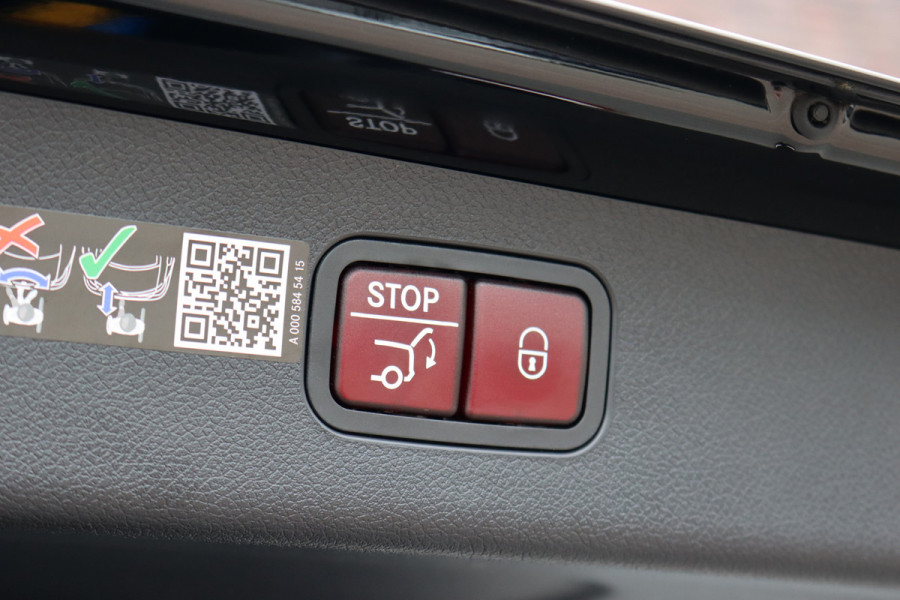 Mercedes-Benz E-Klasse Estate 300 e AMG Line | Distronic | Trekhaak | Burmester | Stoelventilatie | Panoramadak | Digital Light | Surround Camera | Keyless Go | Zonnerollo's |