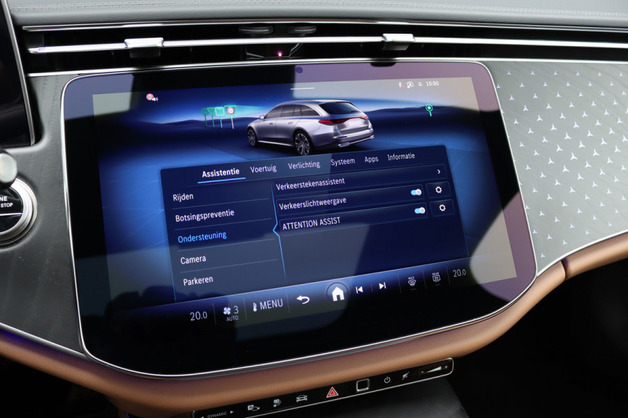 Mercedes-Benz E-Klasse Estate 300 e AMG Line | Distronic | Trekhaak | Burmester | Stoelventilatie | Panoramadak | Digital Light | Surround Camera | Keyless Go | Zonnerollo's |