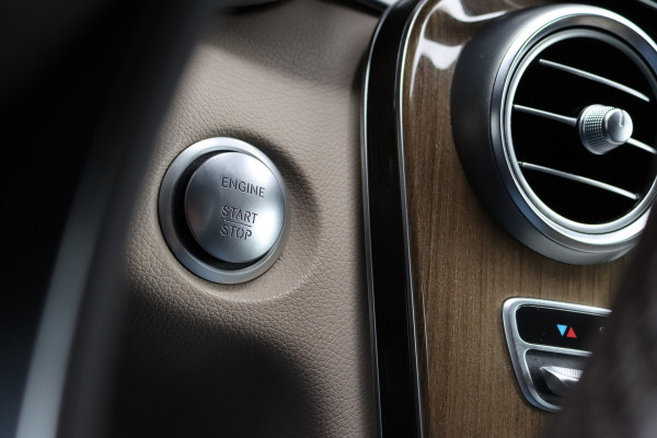 Mercedes-Benz GLC Coupé 300 4MATIC AMG Line | Dodehoekassistent | Camera | Multibeam LED | Stoelverwarming | Spoorpakket |  Leder | Zonnerollo's | Navigatie | Cruise Control |