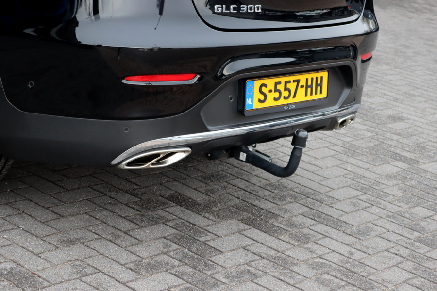 Mercedes-Benz GLC Coupé 300 4MATIC AMG Line | Dodehoekassistent | Camera | Multibeam LED | Stoelverwarming | Spoorpakket |  Leder | Zonnerollo's | Navigatie | Cruise Control |