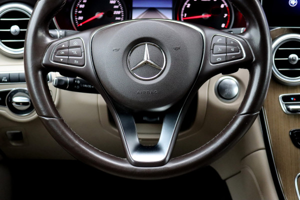 Mercedes-Benz GLC Coupé 300 4MATIC AMG Line | Dodehoekassistent | Camera | Multibeam LED | Stoelverwarming | Spoorpakket |  Leder | Zonnerollo's | Navigatie | Cruise Control |