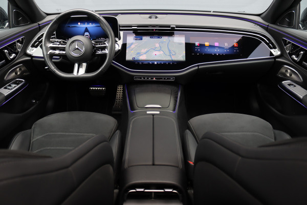 Mercedes-Benz E-Klasse Estate 300 e AMG Line | Hyperscreen | Luchtvering | Distronic+ | Trekhaak | Burmester | HUD | Verwarmd Stuurwiel | Panoramadak | Digital Light | Achterbank Verwarmd |