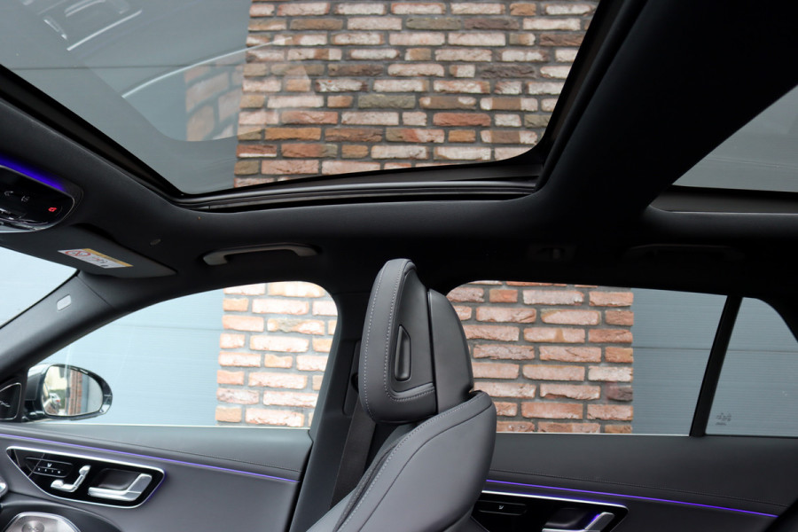 Mercedes-Benz E-Klasse Estate 300 e AMG Line | Hyperscreen | Luchtvering | Distronic+ | Trekhaak | Burmester | HUD | Verwarmd Stuurwiel | Panoramadak | Digital Light | Achterbank Verwarmd |