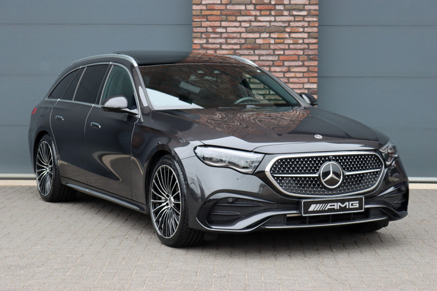 Mercedes-Benz E-Klasse Estate 300 e AMG Line | Hyperscreen | Luchtvering | Distronic+ | Trekhaak | Burmester | HUD | Verwarmd Stuurwiel | Panoramadak | Digital Light | Achterbank Verwarmd |