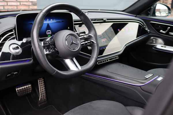Mercedes-Benz E-Klasse Estate 300 e AMG Line | Hyperscreen | Luchtvering | Distronic+ | Trekhaak | Burmester | HUD | Verwarmd Stuurwiel | Panoramadak | Digital Light | Achterbank Verwarmd |
