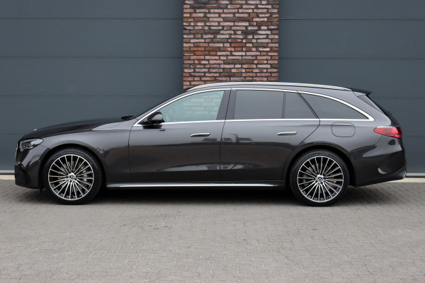 Mercedes-Benz E-Klasse Estate 300 e AMG Line | Hyperscreen | Luchtvering | Distronic+ | Trekhaak | Burmester | HUD | Verwarmd Stuurwiel | Panoramadak | Digital Light | Achterbank Verwarmd |