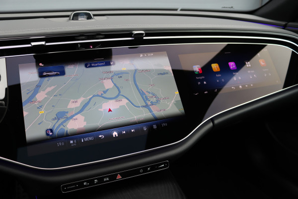 Mercedes-Benz E-Klasse Estate 300 e AMG Line | Hyperscreen | Luchtvering | Distronic+ | Trekhaak | Burmester | HUD | Verwarmd Stuurwiel | Panoramadak | Digital Light | Achterbank Verwarmd |