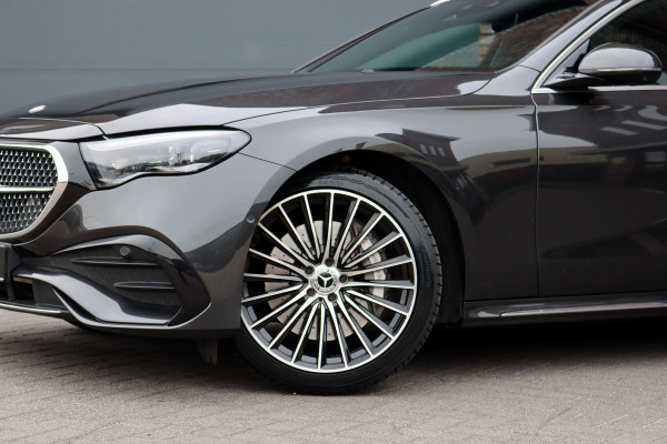 Mercedes-Benz E-Klasse Estate 300 e AMG Line | Hyperscreen | Luchtvering | Distronic+ | Trekhaak | Burmester | HUD | Verwarmd Stuurwiel | Panoramadak | Digital Light | Achterbank Verwarmd |