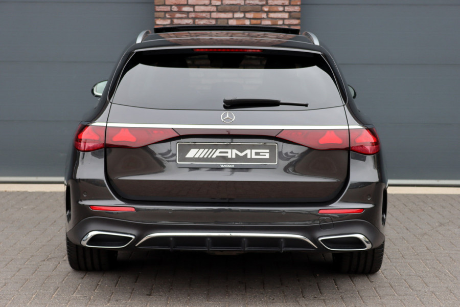 Mercedes-Benz E-Klasse Estate 300 e AMG Line | Hyperscreen | Luchtvering | Distronic+ | Trekhaak | Burmester | HUD | Verwarmd Stuurwiel | Panoramadak | Digital Light | Achterbank Verwarmd |
