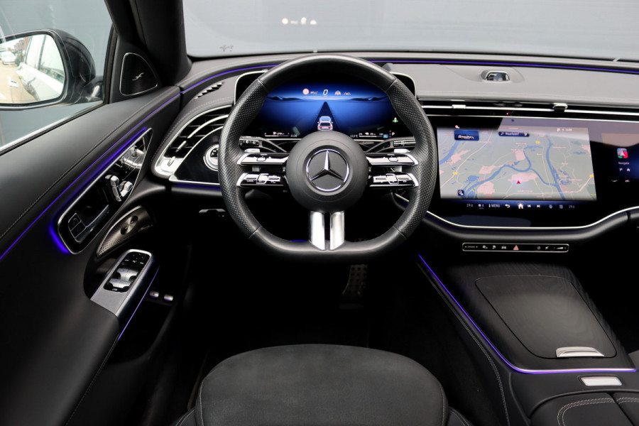 Mercedes-Benz E-Klasse Estate 300 e AMG Line | Hyperscreen | Luchtvering | Distronic+ | Trekhaak | Burmester | HUD | Verwarmd Stuurwiel | Panoramadak | Digital Light | Achterbank Verwarmd |