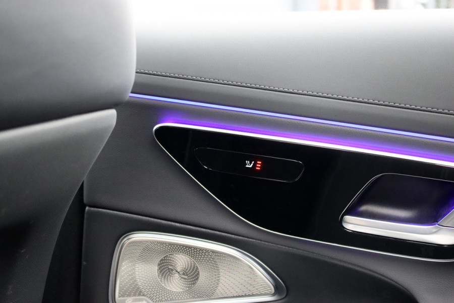 Mercedes-Benz E-Klasse Estate 300 e AMG Line | Hyperscreen | Luchtvering | Distronic+ | Trekhaak | Burmester | HUD | Verwarmd Stuurwiel | Panoramadak | Digital Light | Achterbank Verwarmd |