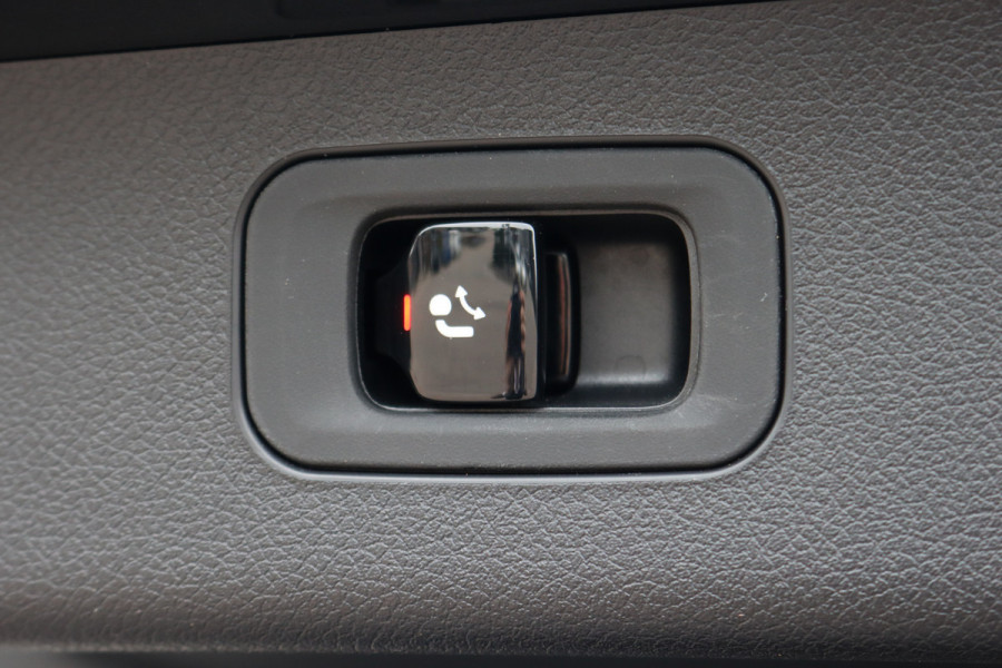 Mercedes-Benz E-Klasse Estate 300 e AMG Line | Hyperscreen | Luchtvering | Distronic+ | Trekhaak | Burmester | HUD | Verwarmd Stuurwiel | Panoramadak | Digital Light | Achterbank Verwarmd |