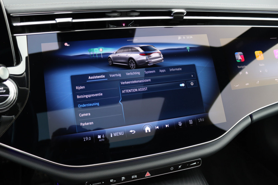 Mercedes-Benz E-Klasse Estate 300 e AMG Line | Hyperscreen | Luchtvering | Distronic+ | Trekhaak | Burmester | HUD | Verwarmd Stuurwiel | Panoramadak | Digital Light | Achterbank Verwarmd |