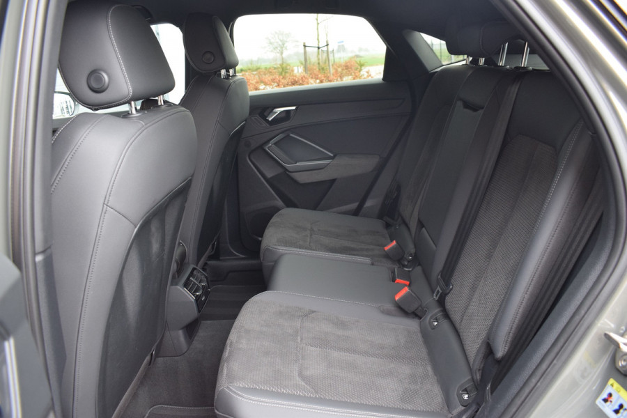 Audi Q3 Sportback 35 TFSI 150pk S-tronic S-line | Chronos Grijs