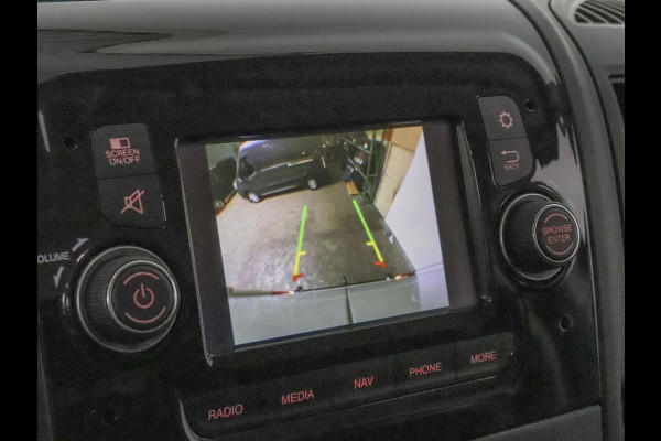 Opel Movano 140pk L2H2 Edition Navi Camera Parkeersensoren Trekhaak Cruise control Airco