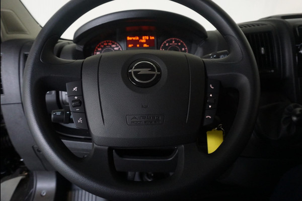 Opel Movano 140pk L2H2 Edition Navi Camera Parkeersensoren Trekhaak Cruise control Airco