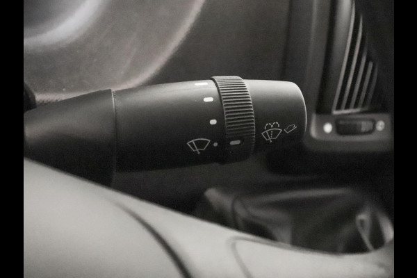 Opel Movano 140pk L2H2 Edition Navi Camera Parkeersensoren Trekhaak Cruise control Airco