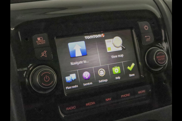 Opel Movano 140pk L2H2 Edition Navi Camera Parkeersensoren Trekhaak Cruise control Airco