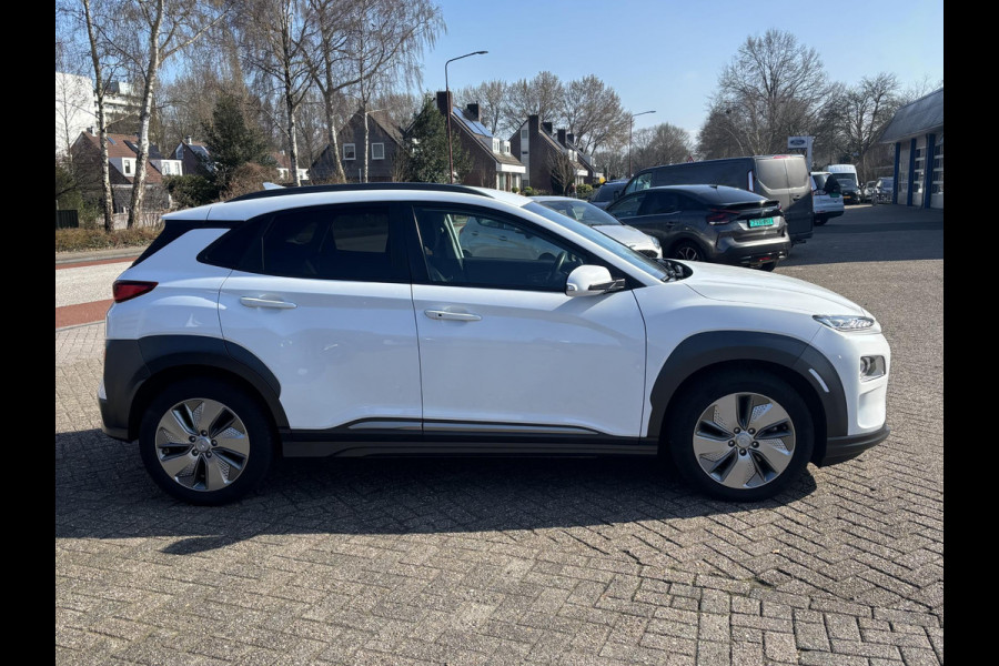 Hyundai Kona EV Fashion 64 kWh | Navigatie | Camera | Head up Display