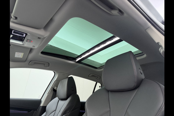 Škoda ENYAQ iV 80 SOH 93% Warmtepomp Pano-Dak Leer+Elektr+Memory+Verwarmd Adap.Cruise Lmv 21" Camera Matrix-Led Apple Carplay Android Auto Pdc Privacy GlasDAB Stuur+Achterbankverwarming Draadloze telefoonlader Keyless Dodehoek detectie Dealeronderhouden Origineel Nederlandse Auto Nieuwprijs €59.055,-