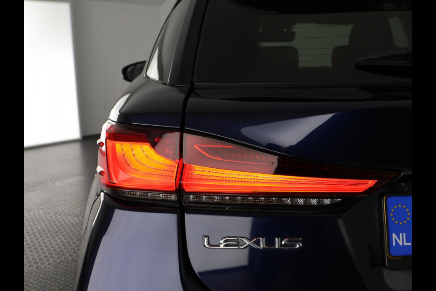 Lexus CT 200h Ultimate Edition | Apple Carplay & AndroidAUTO | Adapt.Cruise Control | Navigatiesysteem