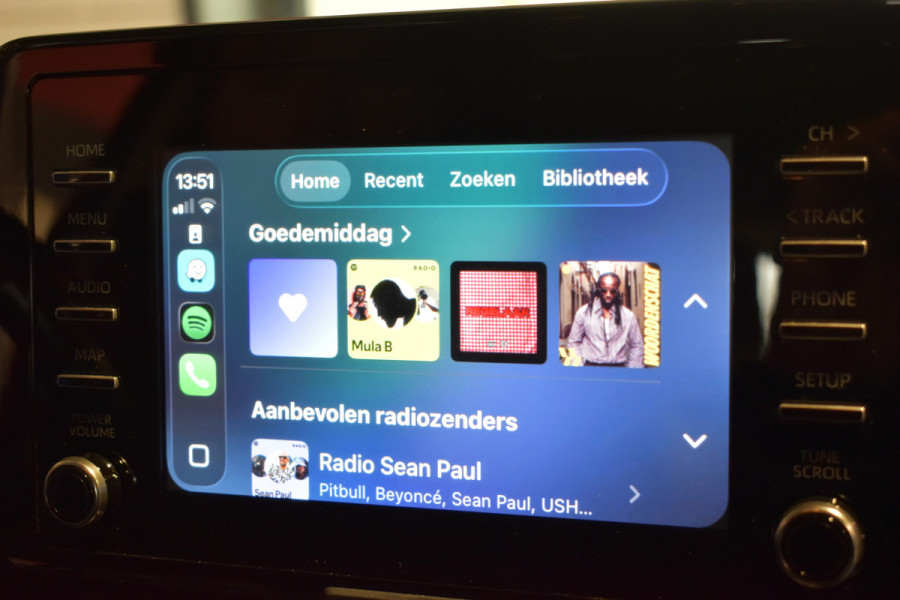 Volkswagen T-Cross 1.0 TSI Life Automaat Stoelverwarming | CarPlay | Achteruitrijcamera | Adaptieve Cruise control | DAB radio | Parkeersensoren | btw auto prijs inclusief btw!
