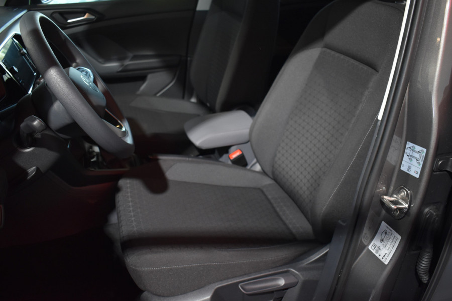 Volkswagen T-Cross 1.0 TSI Life Automaat Stoelverwarming | CarPlay | Achteruitrijcamera | Adaptieve Cruise control | DAB radio | Parkeersensoren | btw auto prijs inclusief btw!