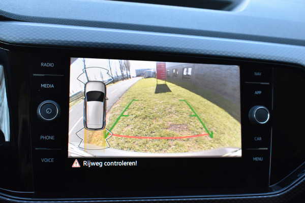 Volkswagen T-Cross 1.0 TSI Life Automaat Stoelverwarming | CarPlay | Achteruitrijcamera | Adaptieve Cruise control | DAB radio | Parkeersensoren | btw auto prijs inclusief btw!