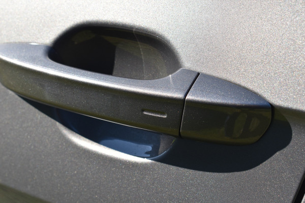 Volkswagen T-Cross 1.0 TSI Life Automaat Stoelverwarming | CarPlay | Achteruitrijcamera | Adaptieve Cruise control | DAB radio | Parkeersensoren | btw auto prijs inclusief btw!