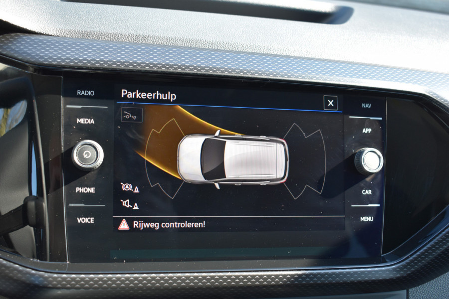 Volkswagen T-Cross 1.0 TSI Life Automaat Stoelverwarming | CarPlay | Achteruitrijcamera | Adaptieve Cruise control | DAB radio | Parkeersensoren | btw auto prijs inclusief btw!