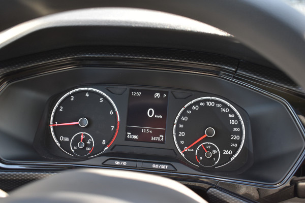 Volkswagen T-Cross 1.0 TSI Life Automaat Stoelverwarming | CarPlay | Achteruitrijcamera | Adaptieve Cruise control | DAB radio | Parkeersensoren | btw auto prijs inclusief btw!